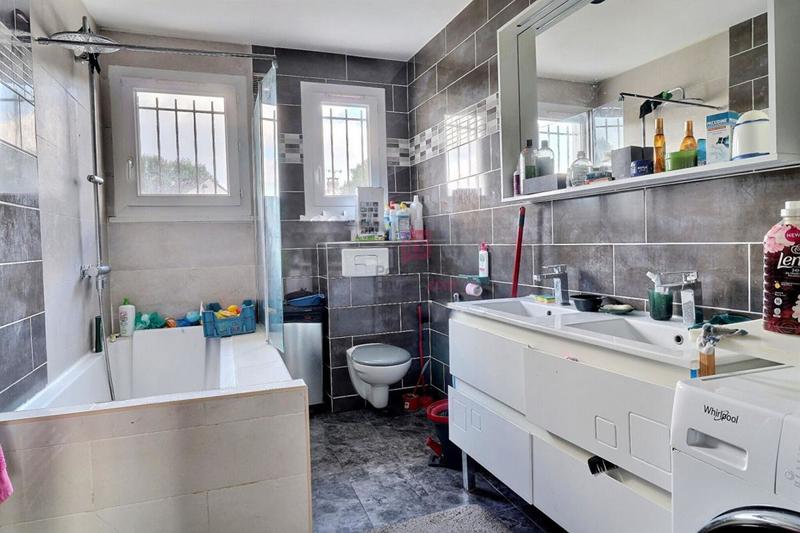 Maison - 150 m² - 8 pièces