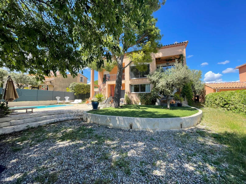 Maison - 146 m² - 6 pièces