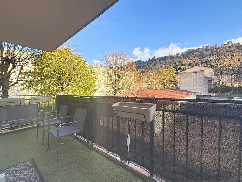 Appartement - 90 m² - 4 pièces