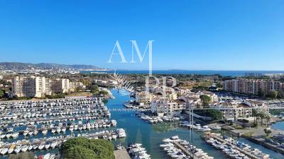 Appartement - 200 m² - 4 pièces