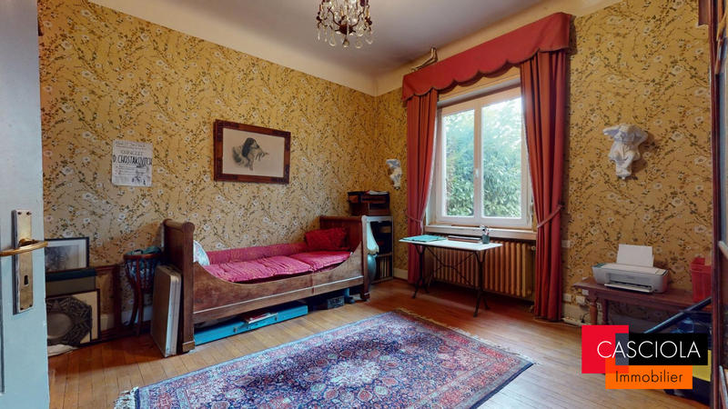 Maison - 259 m² - 9 pièces