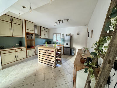 Villa - 182 m² - 6 pièces