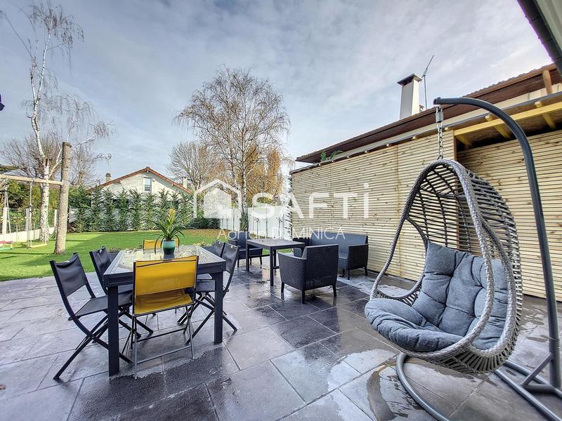 Maison - 194 m² - 8 pièces