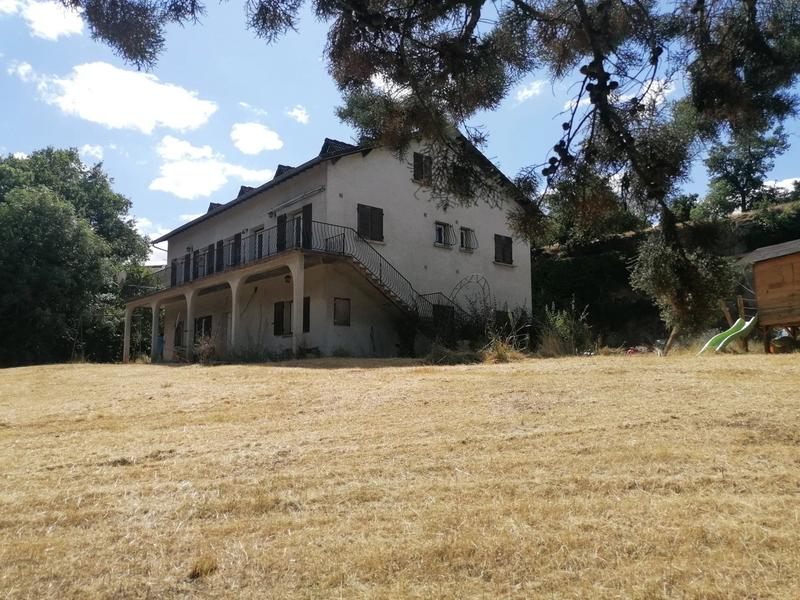 Maison - 299 m² - 9 pièces