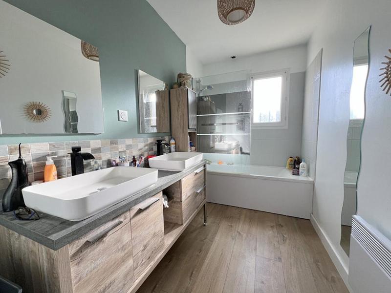 Maison - 92 m² - 4 pièces