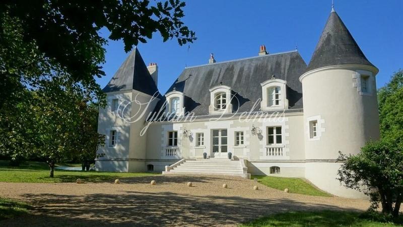 Maison - 680 m² - 16 pièces