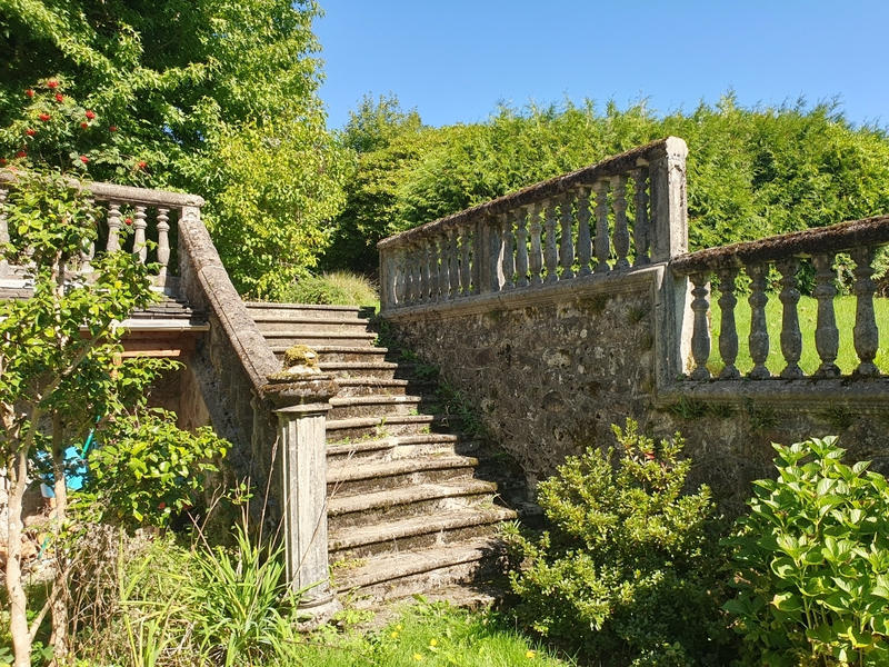 Propriété - 306 m² - 10 pièces