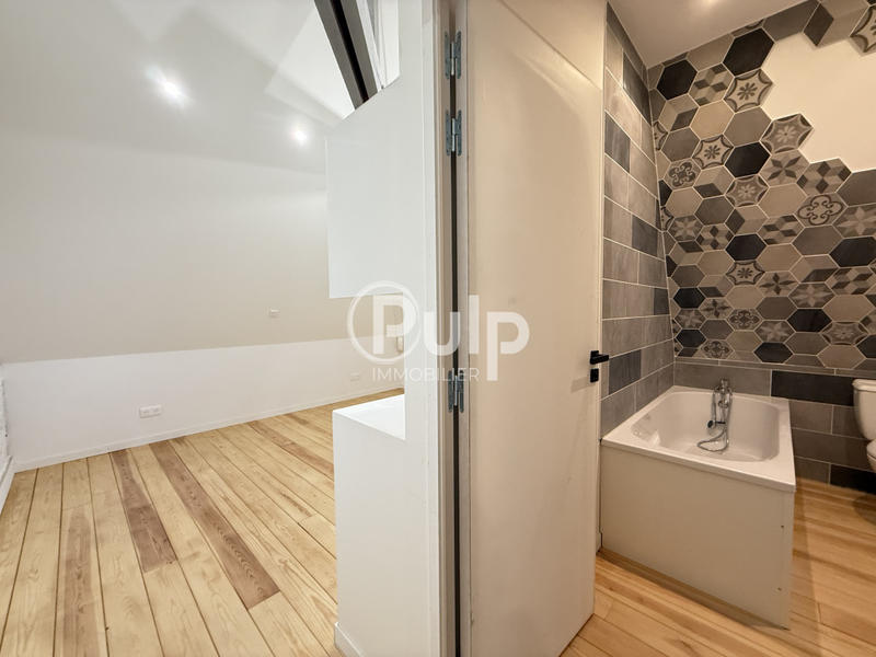 Maison - 300 m² - 9 pièces