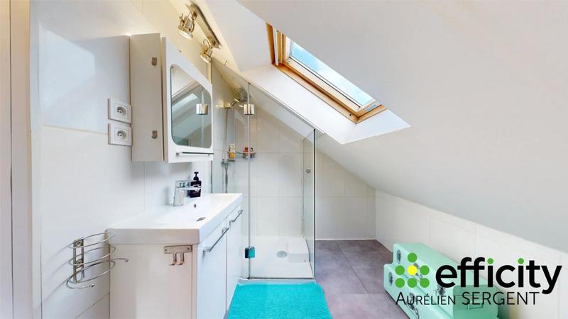 Pavillon - 150 m² - 7 pièces