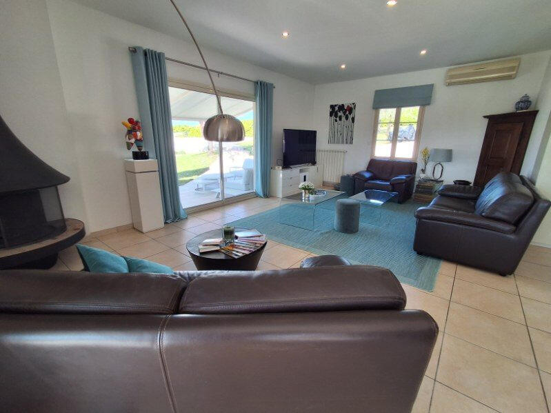 Maison - 204 m² - 5 pièces