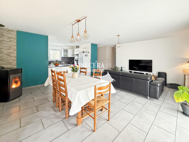 Maison - 93 m² - 4 pièces