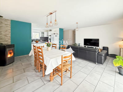 Maison - 93 m² - 4 pièces