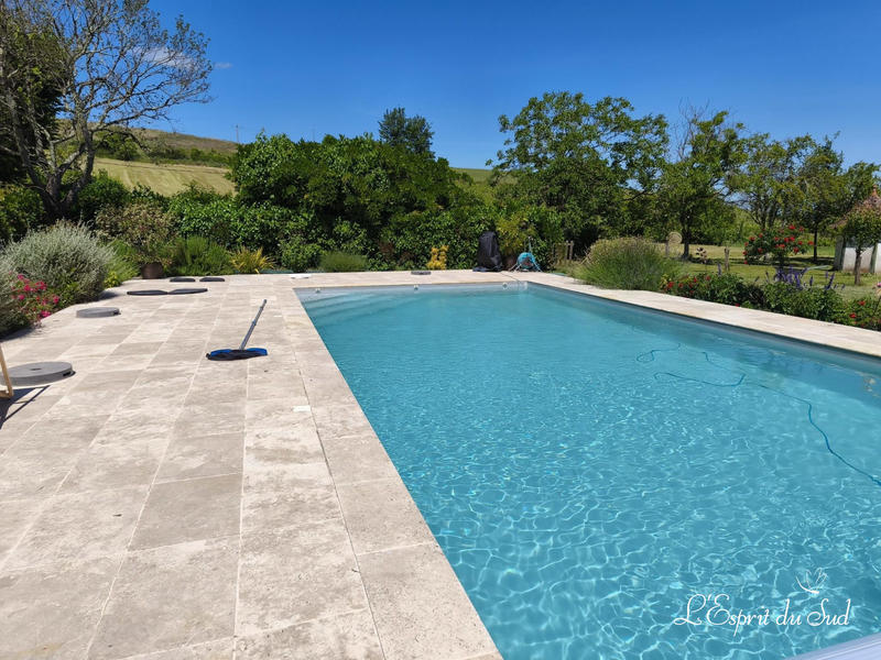 Maison - 210 m² - 8 pièces