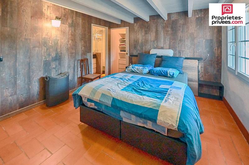 Maison - 330 m² - 9 pièces