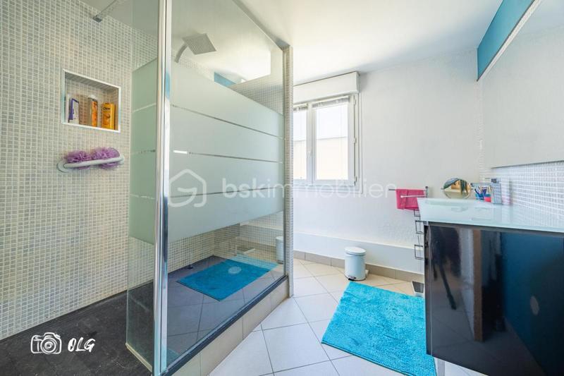 Propriété - 210 m² - 5 pièces