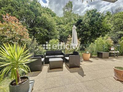 Appartement - 90 m² - 4 pièces