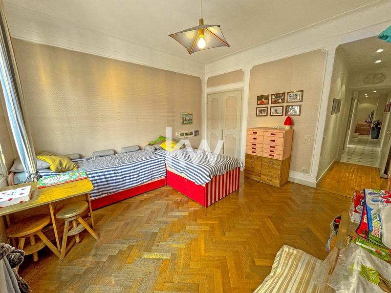 Appartement - 120 m² - 4 pièces