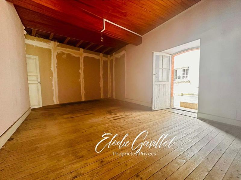 Maison - 304 m² - 11 pièces