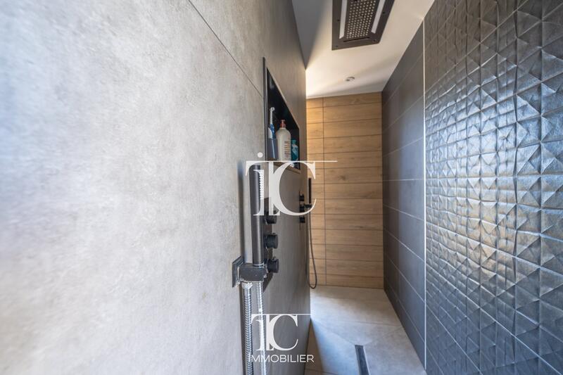 Villa - 202 m² - 5 pièces