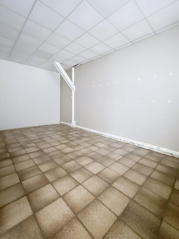 Local commercial - 248 m² - 7 pièces