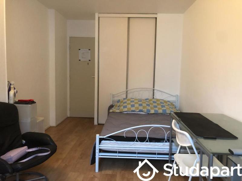 Chambre - 17 m² - 1 pièce