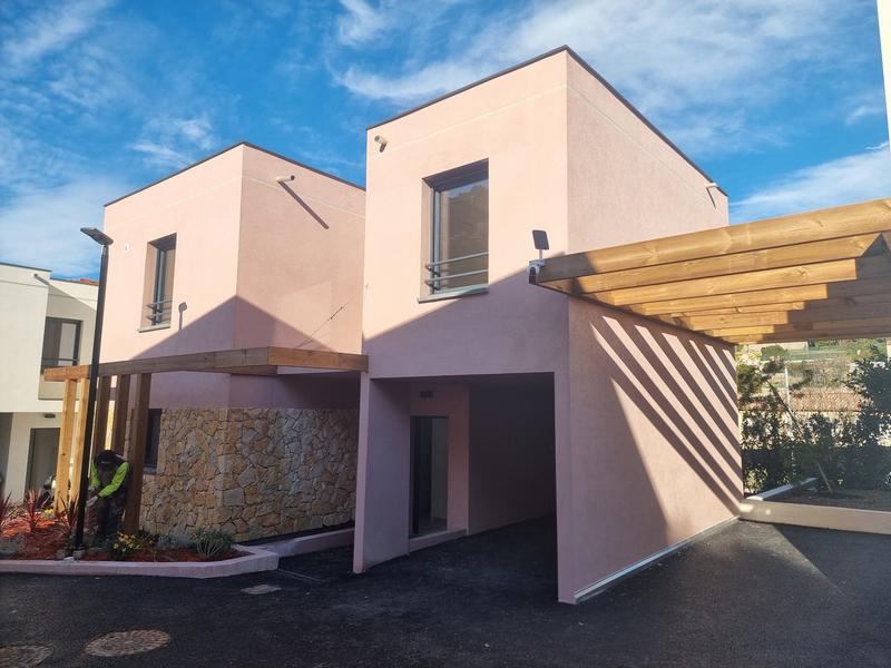 Maison - 93 m² - 4 pièces