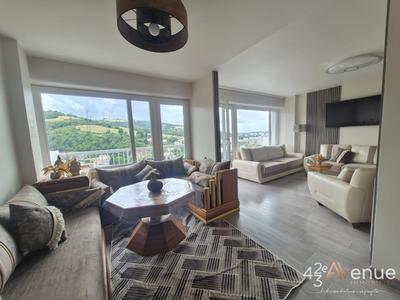 Appartement - 80 m² - 4 pièces