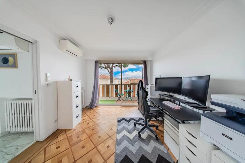 Studio - 117 m² - 4 pièces