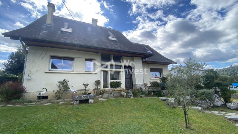 Maison traditionnelle - 147 m² - 8 pièces