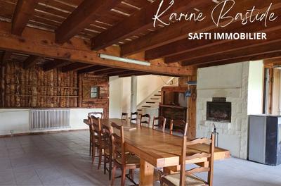 Maison - 245 m² - 10 pièces