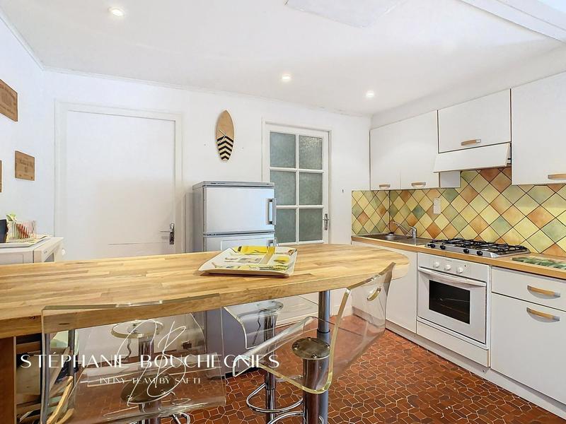 Maison - 223 m² - 10 pièces