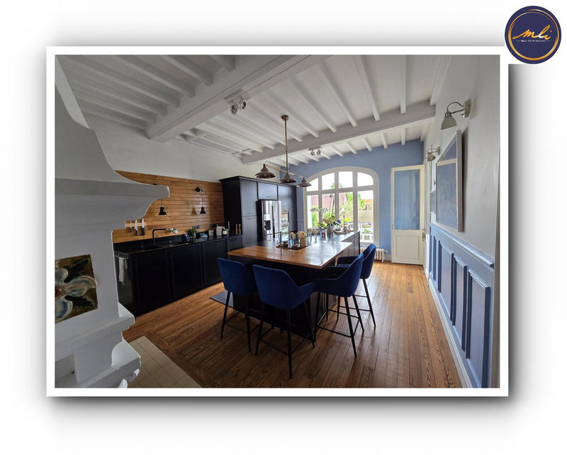 Villa - 264 m² - 10 pièces