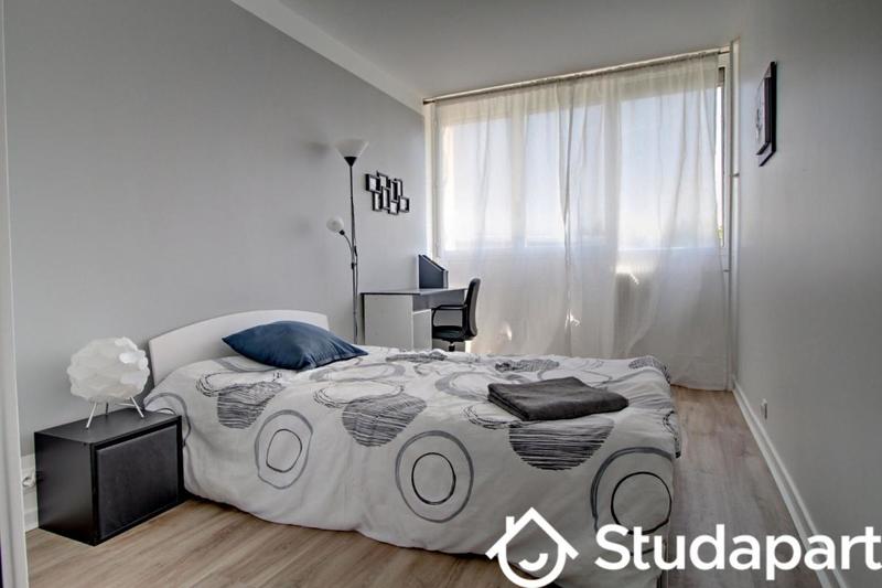 Chambre - 11 m² - 1 pièce