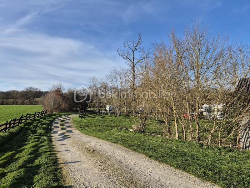 Propriété - 210 m² - 7 pièces