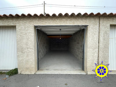 Parking / Garage - 18 m²