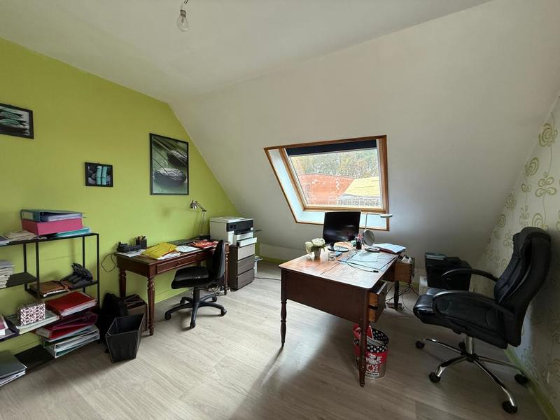 Maison - 300 m² - 6 pièces