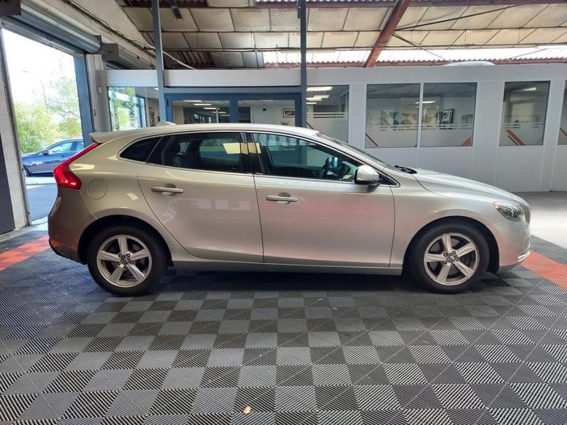 Volvo V40 2.0 150ch Momentum - Garantie 6 Mois