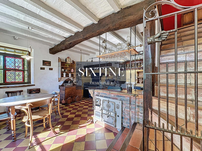 Maison ancienne - 219 m² - 7 pièces