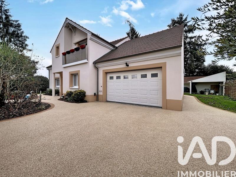 Maison - 225 m² - 8 pièces