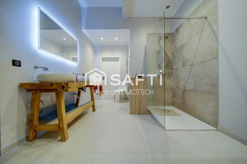 Appartement - 190 m² - 6 pièces