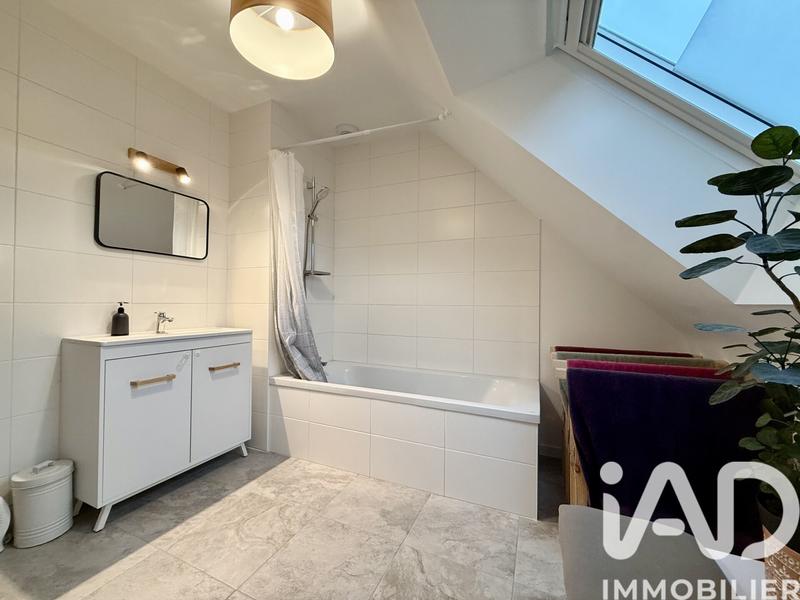 Maison - 90 m² - 5 pièces