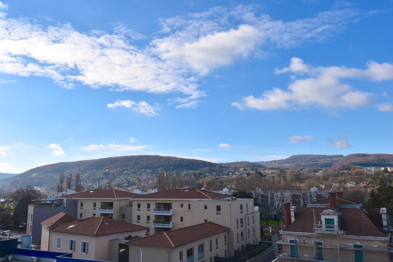 Appartement - 90 m² - 4 pièces