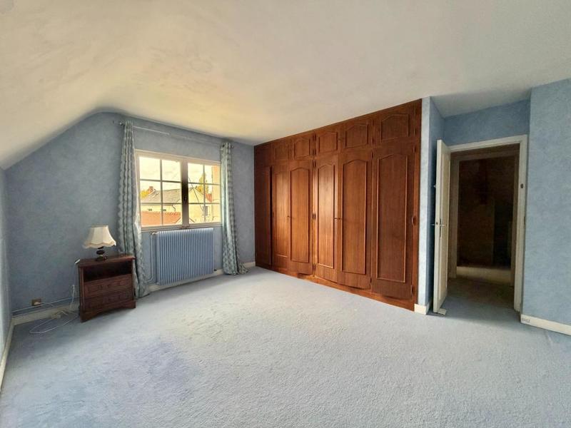 Maison - 235 m² - 6 pièces