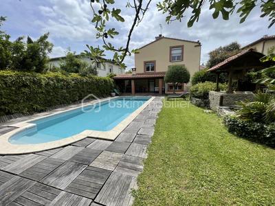 Maison - 172 m² - 6 pièces