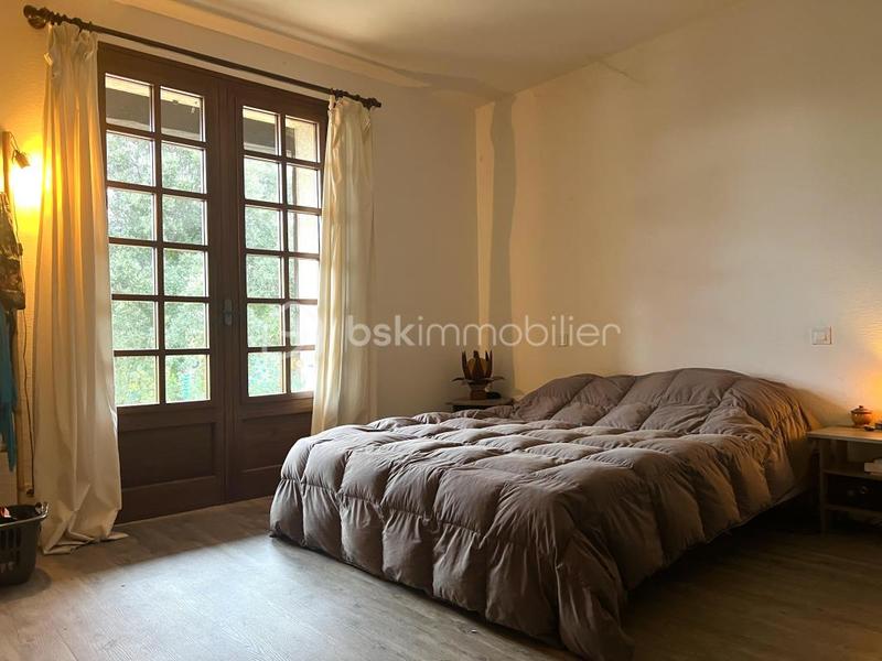 Maison traditionnelle - 185 m² - 5 pièces