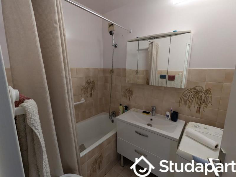 Chambre - 13 m² - 1 pièce