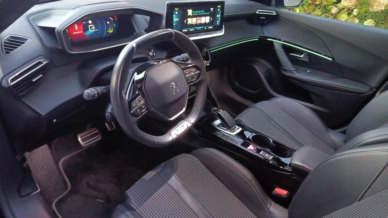 Peugeot 2008 136 100 kWh Gt - Automatique