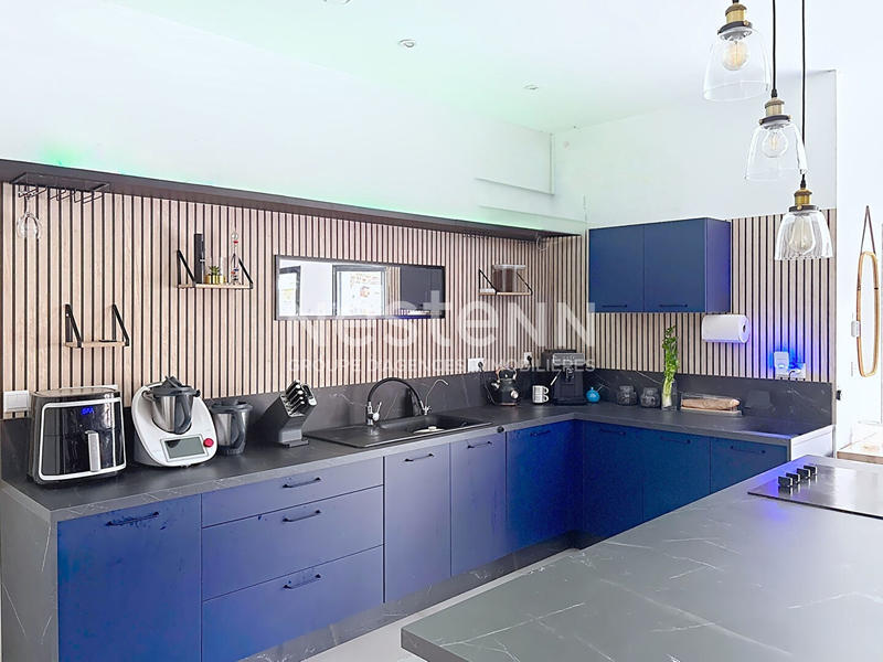 Maison - 148 m² - 6 pièces