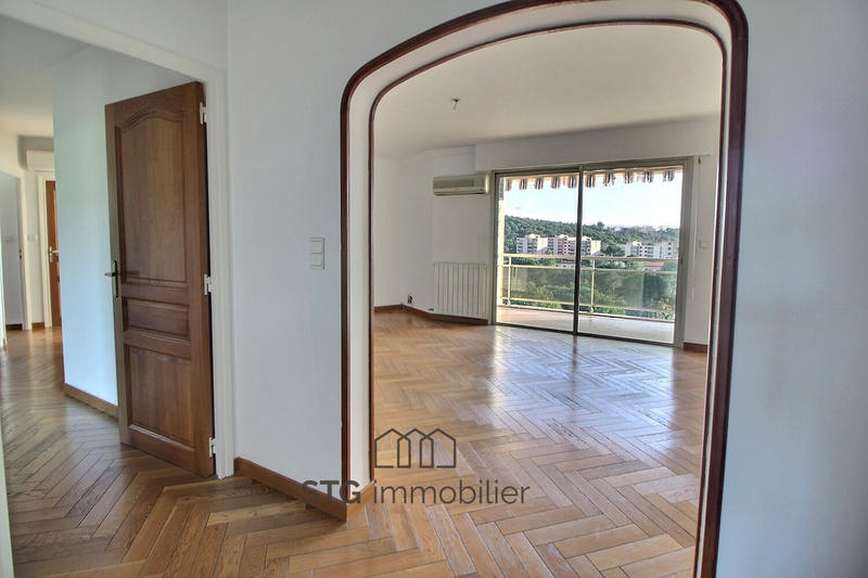 Appartement - 96 m² - 4 pièces