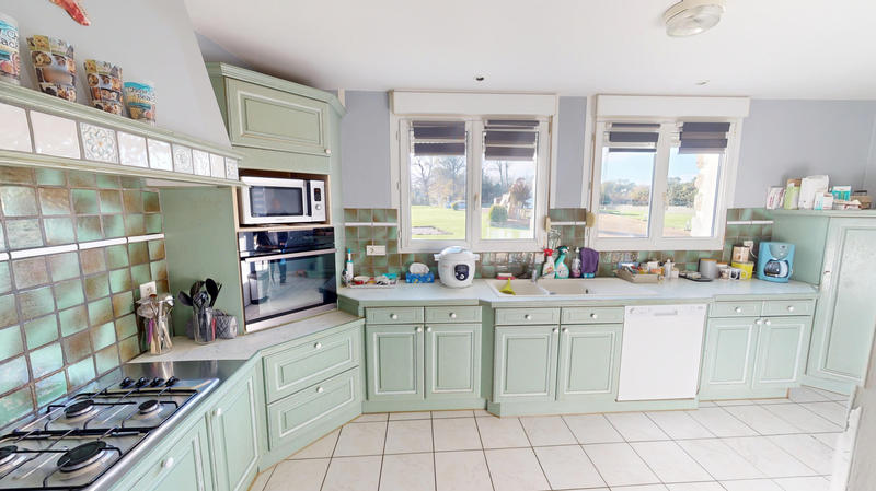 Maison - 179 m² - 5 pièces